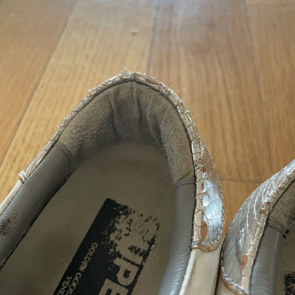 Golden Goose Women’s Superstar Sneakers - Picture 3 of 7